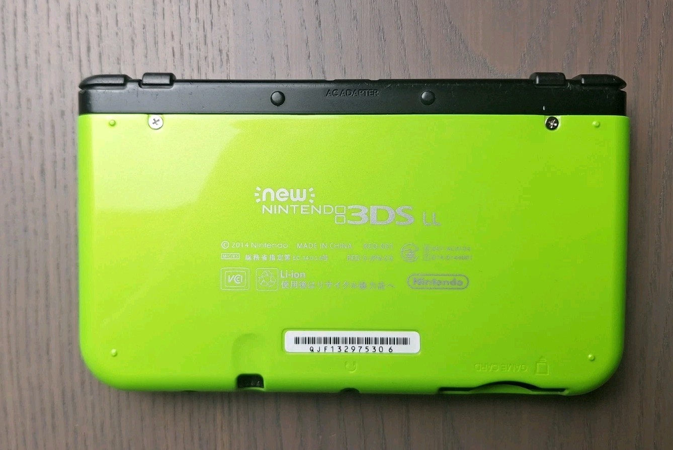 New Nintendo 3DS XL Lime Black | Charger + 32GB SD Card | Region Free