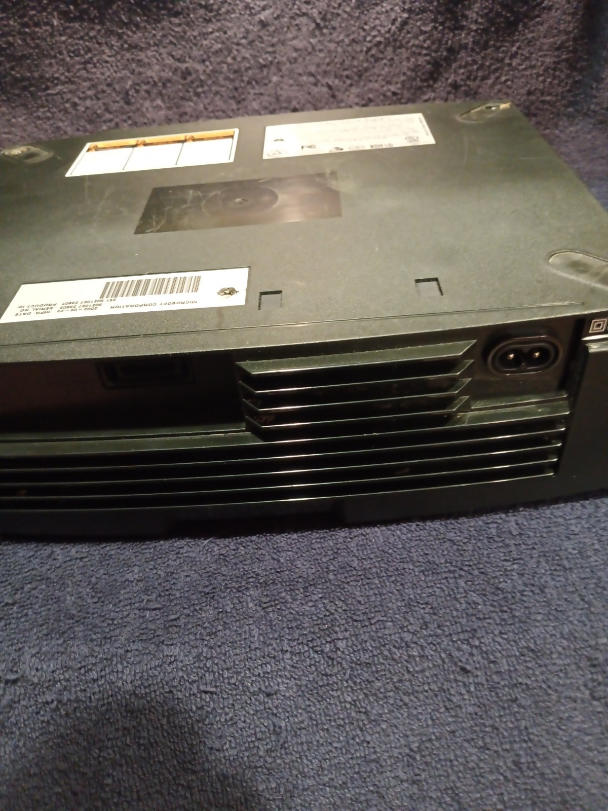 Original Xbox Console( For Parts System Does Power On. As Remote Sensor