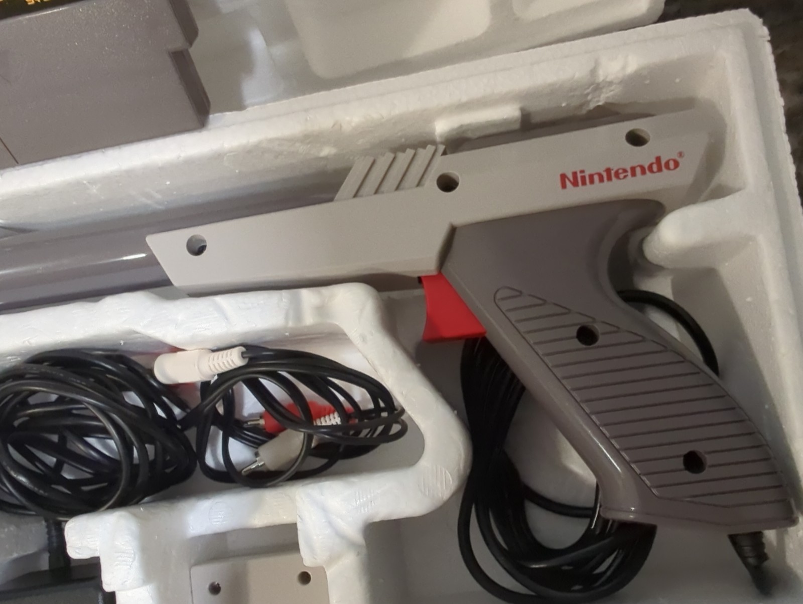 VERY CLEAN Nintendo NES Action Set Console – Complete In Box – Tested
