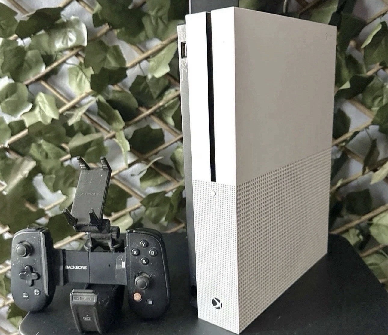 Xbox One S 1TB Console White Bundle