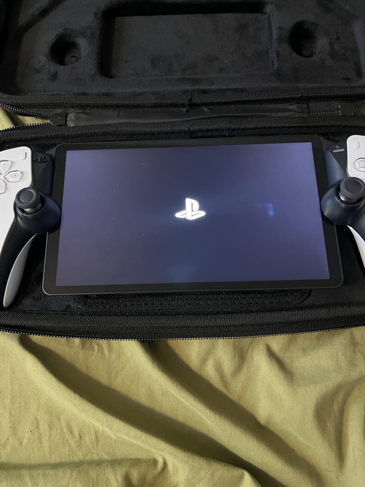 Sony PlayStation Portal Handheld for PS5, Wireless Wi‑Fi, White/Black, Case