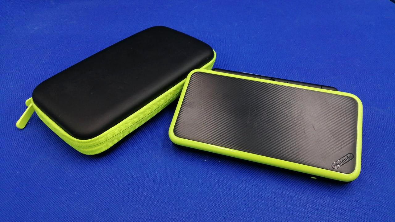 New Nintendo 2DS XL LL Black Lime JAN-001 Console Handheld w/ Hard Case Japanese