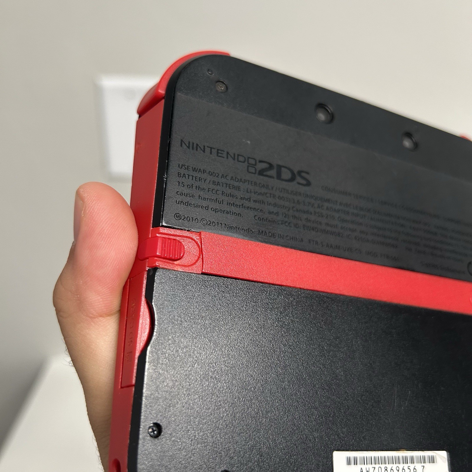 Nintendo 2DS Red/Black Handheld Console With Original Box Tested Working!