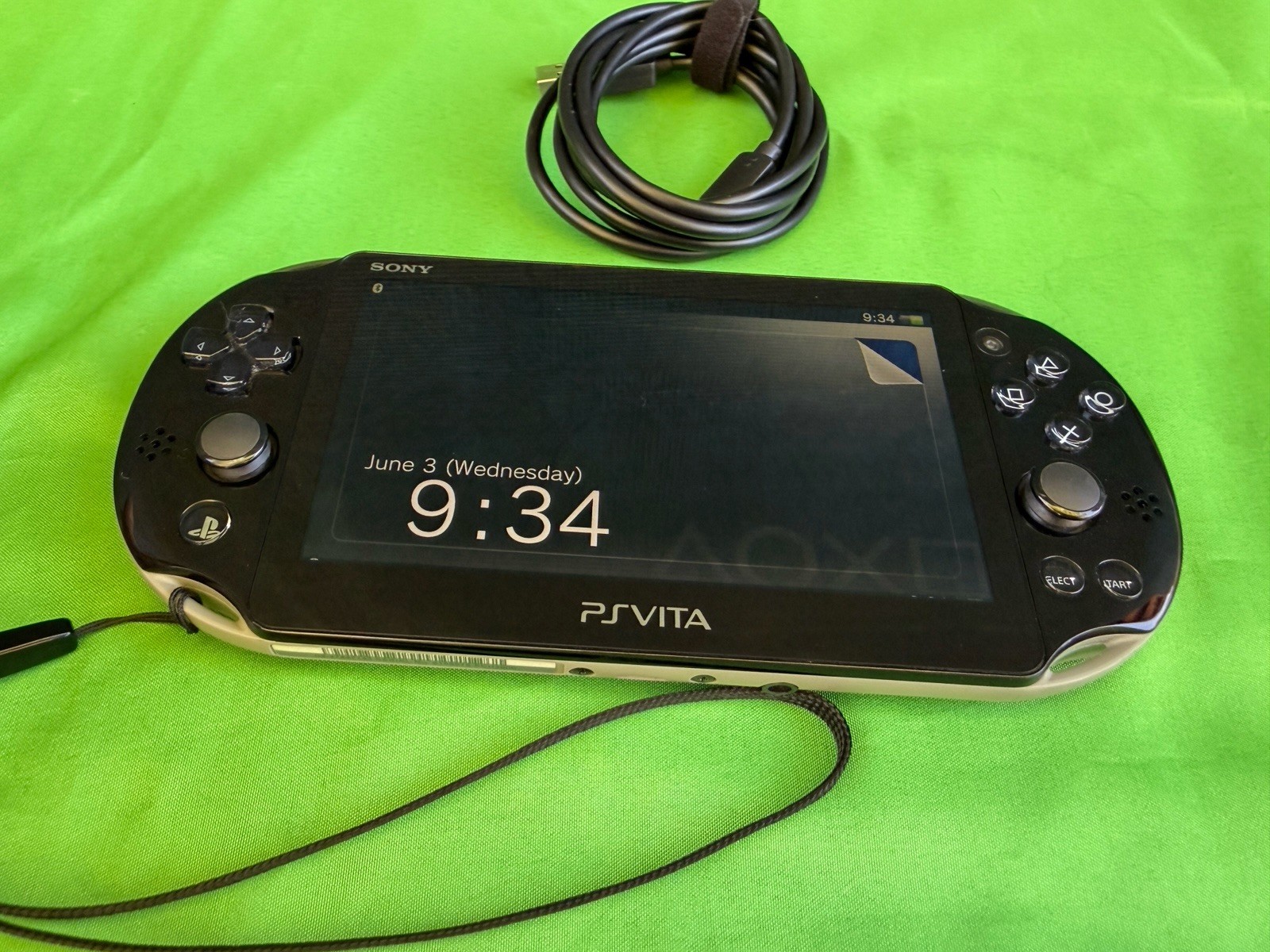 Sony PlayStation Vita PCH-2000 Slim Khaki / Black Edition – Excellent Condition