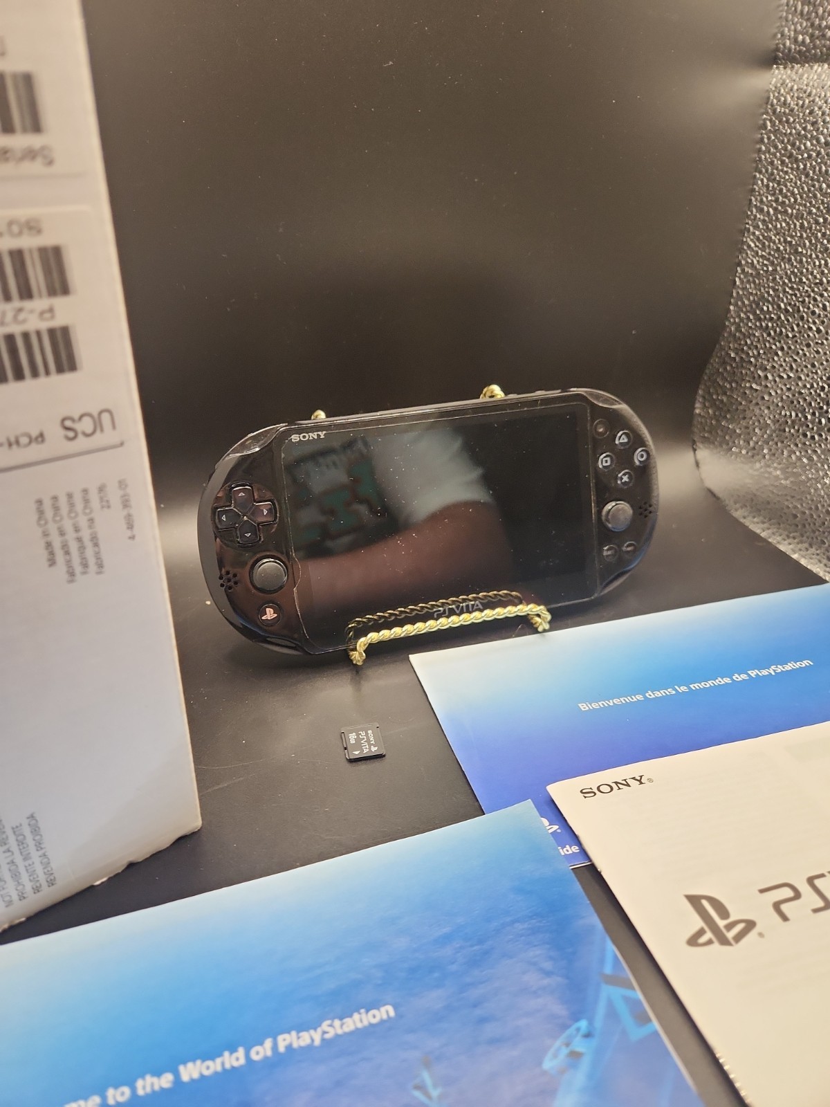 Sony PlayStation Vita PCH-2001 Black Gaming Handheld With 16B Memory Card Box