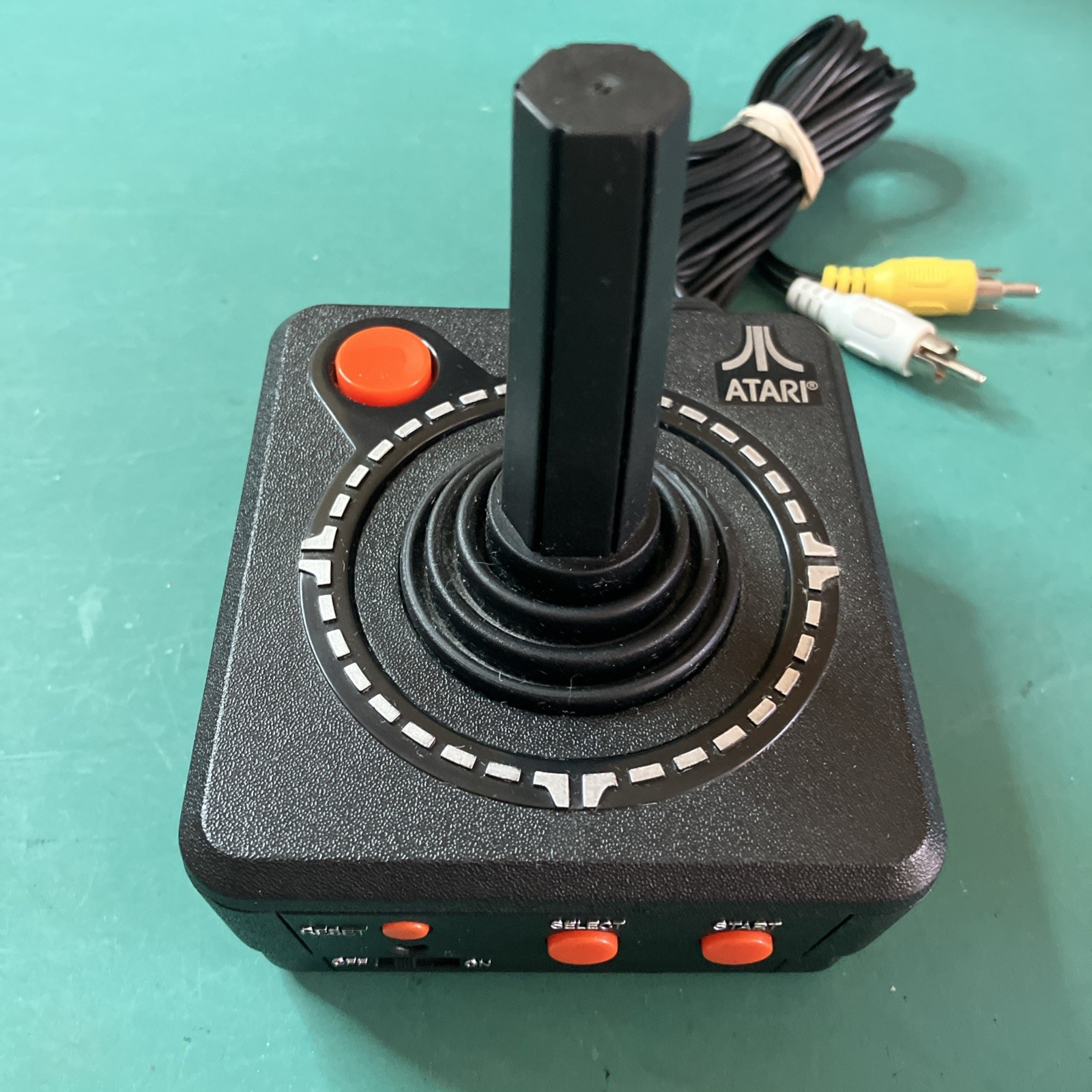 TV Games ATARI Plug and Play Gaming Console. Pong/Asteroids/Centipede. VERY GOOD