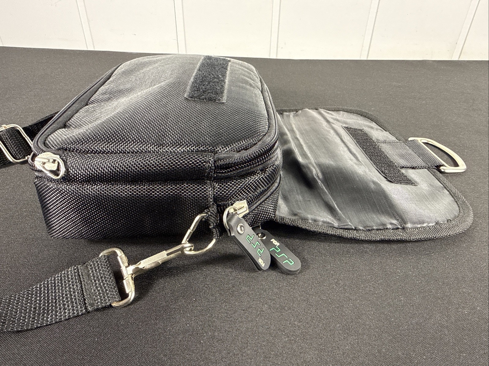 Sony PSP 2001 Silver Playstation Portable Console Crossbody Fanny Bag Needs Batt