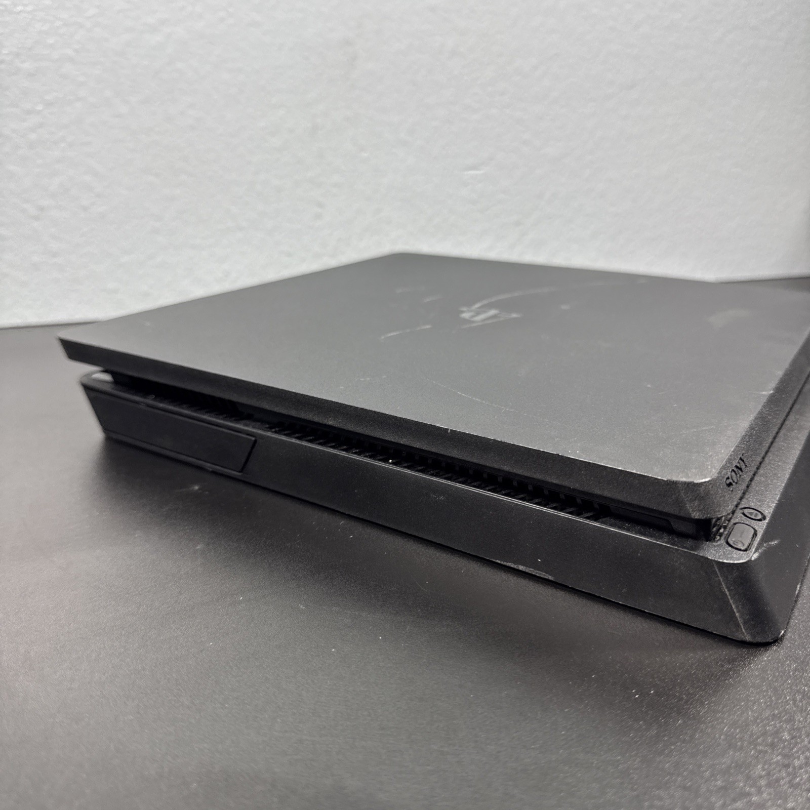 Sony PlayStation 4 Slim 1TB Console (CUH-2115B)w/controller LOW FW 10.01 OFW PS4