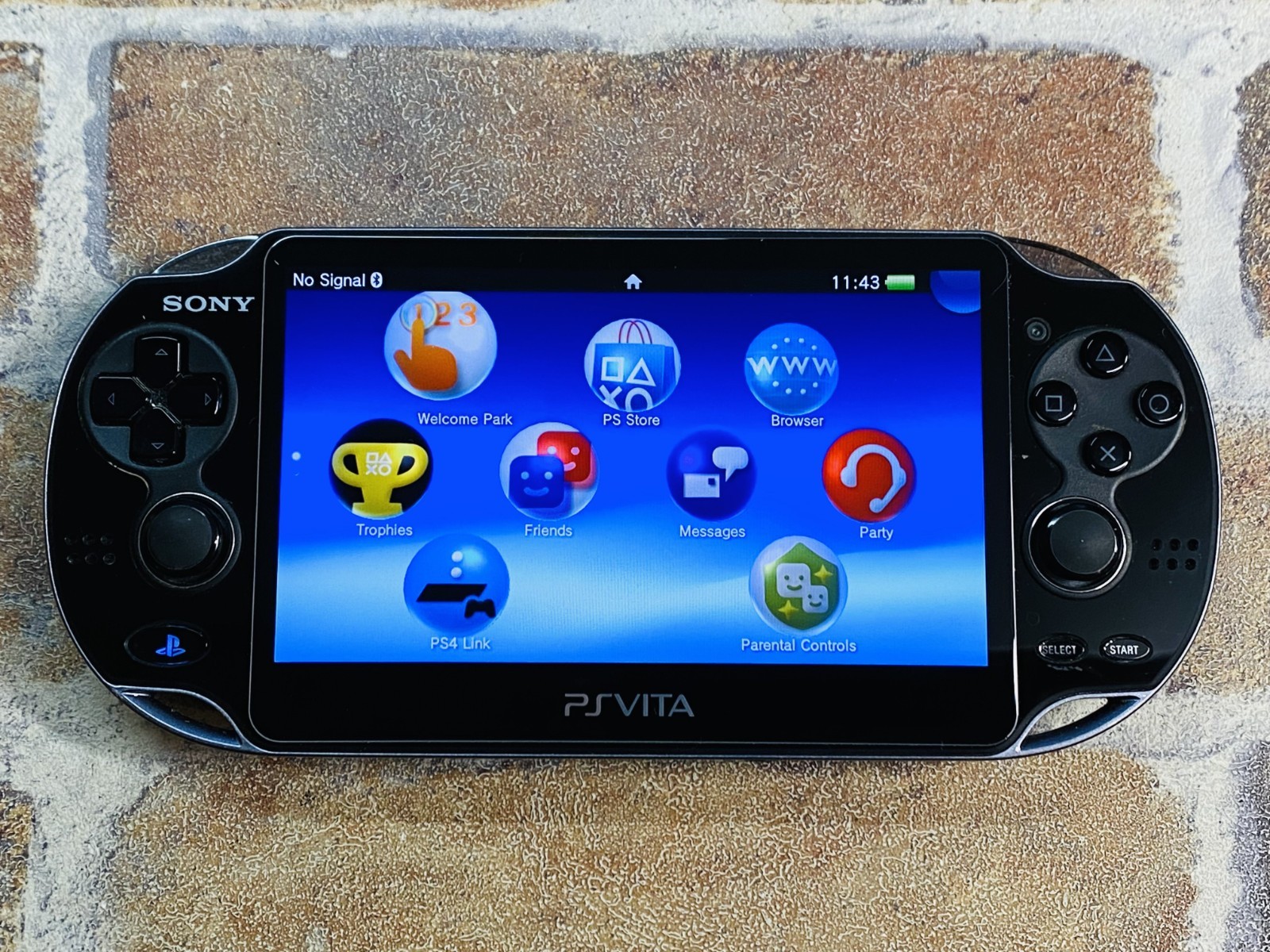 PS Vita PCH-1100 Crystal Black SONY Playstation 8GB Charger Mobile Case Ex DDP