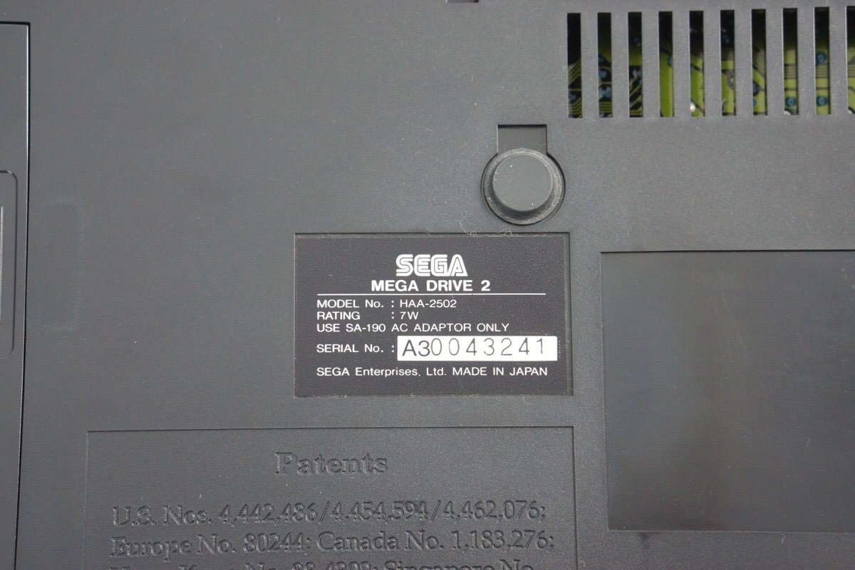 Mega Drive 2 SEGA Console System Boxed HAA-2502 Tested A3043241