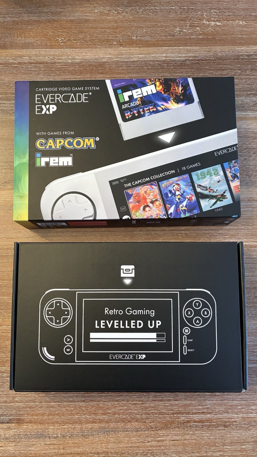 GOOD CONDITION Blaze Evercade EXP Capcom Handheld Console White CASE INCLUDED