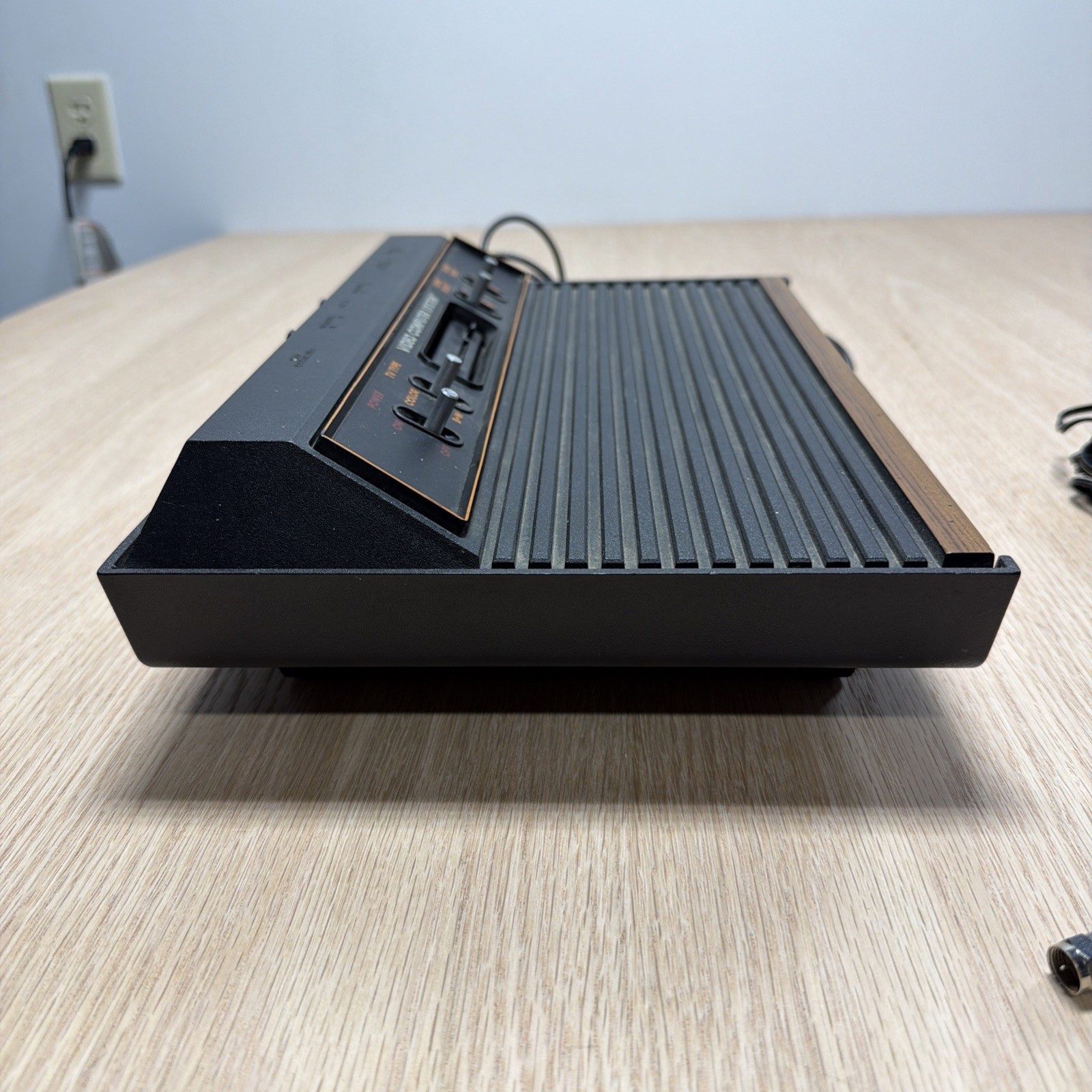 Vtg Atari CX-2600 A Untested For Parts Or Repair As Is CONSOLE Faux Wood 2600