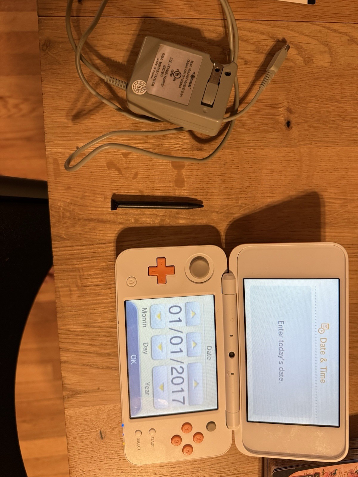 Nintendo 2DS XL White/Orange Handheld Console Bundle Stylus, Charger, FLASHCART