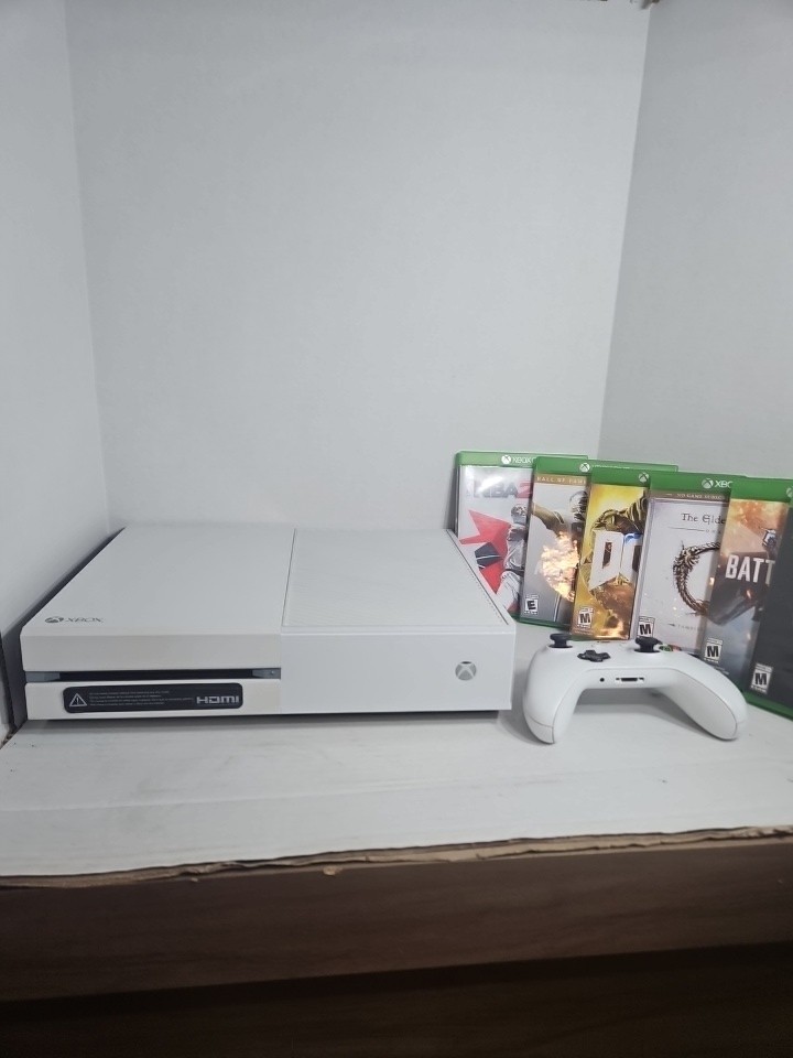 Microsoft Xbox One White Bundle Set 500GB W/ Games & Controller All TESTED Works