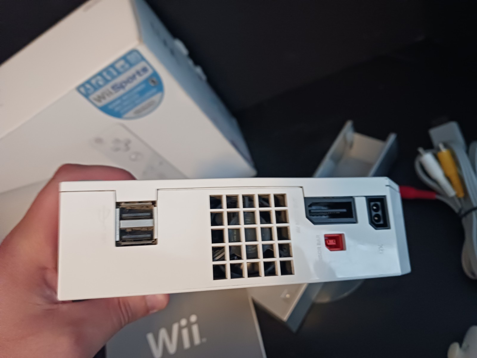 Nintendo Wii Console White Complete In Box CIB with Wii Sports Bundle – Tested!
