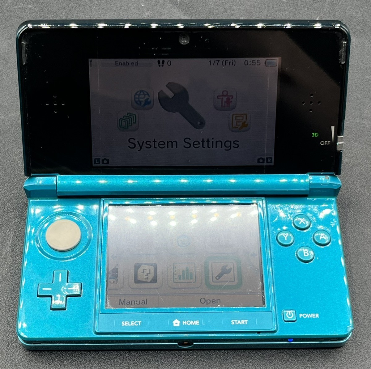 NINTENDO 3DS HANDHELD SYSTEM CTR-001 (BLUE) W/ CHARGER (MVP037496)