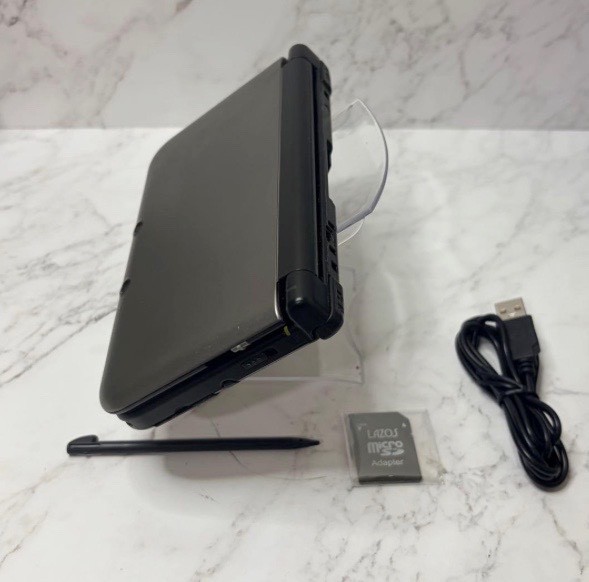 Nintendo 3DS XL Black×Silver [Working condition, with accessories included]