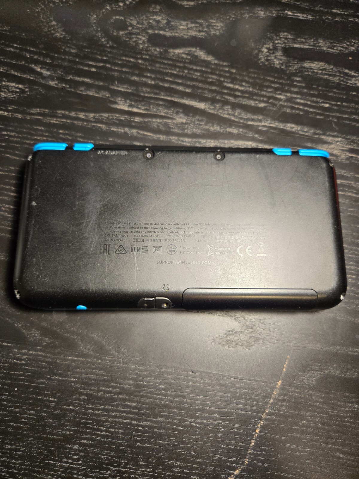 Nintendo 2DS XL Handheld Console, Screens not working but gets power