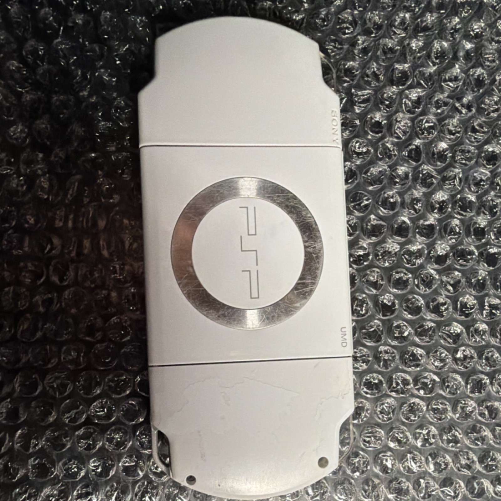 Sony PSP-2000 White Handheld Console Wi-Fi, Headphone Jack, PlayStation Portable
