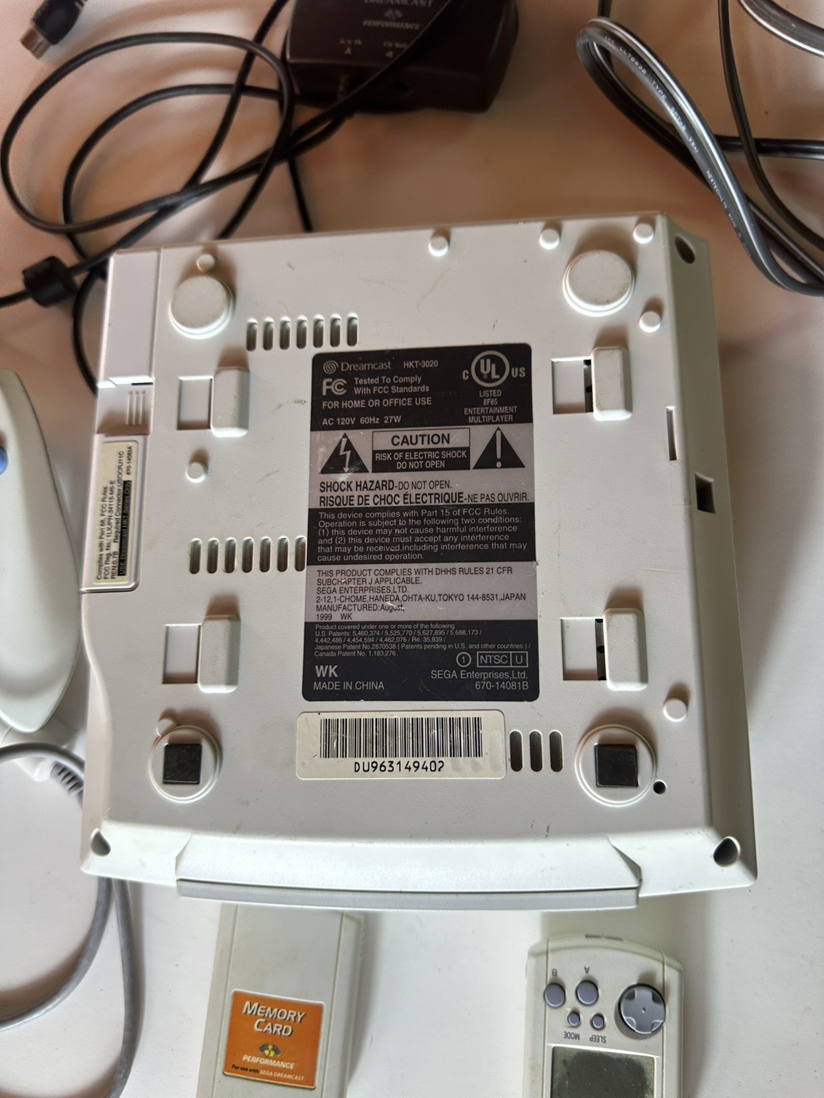 Sega Dreamcast HKT-3020 With Controller, Memory Card And Cable