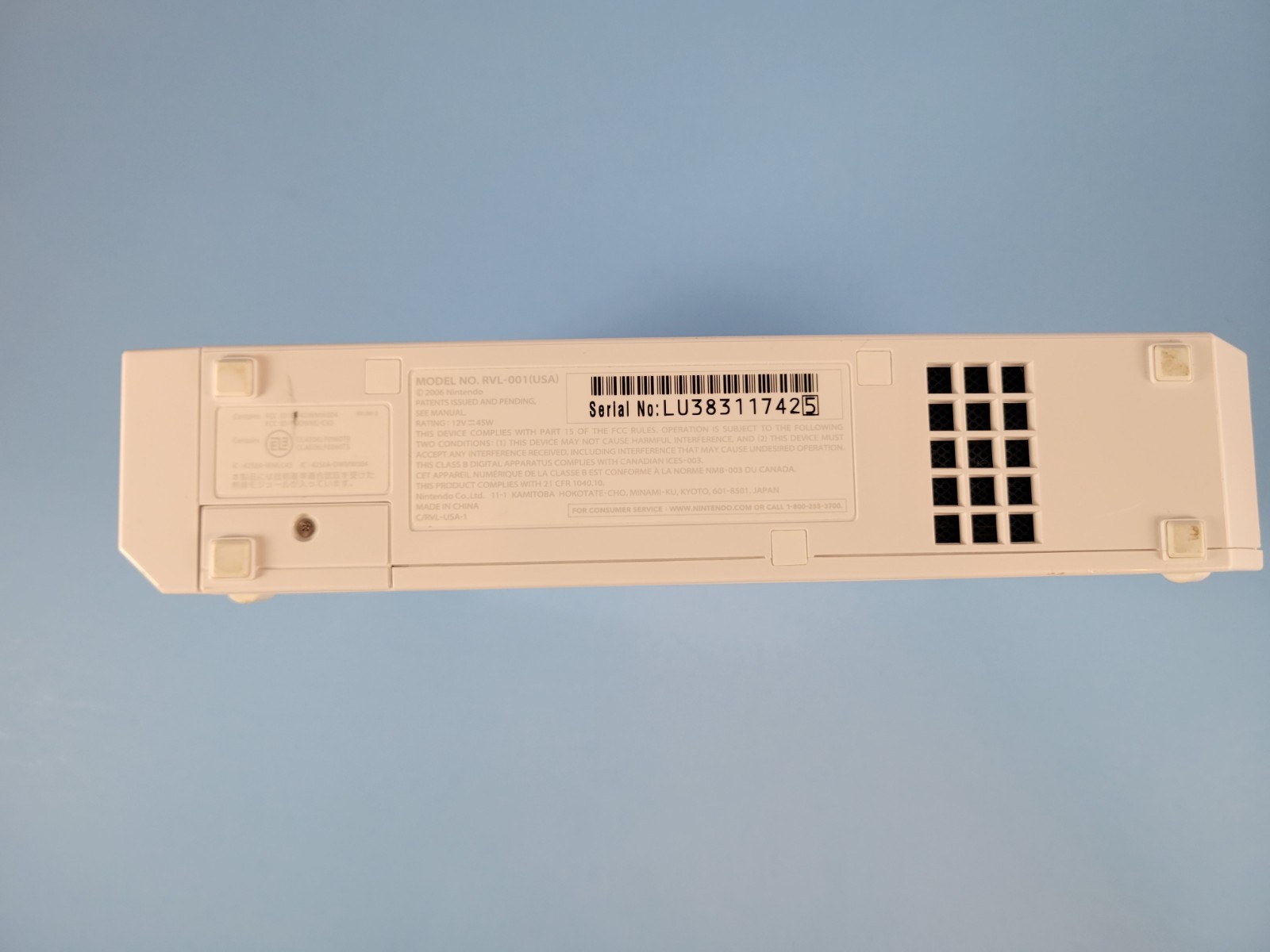 Nintendo Wii RVL-001 White Console Bundle with all Cords