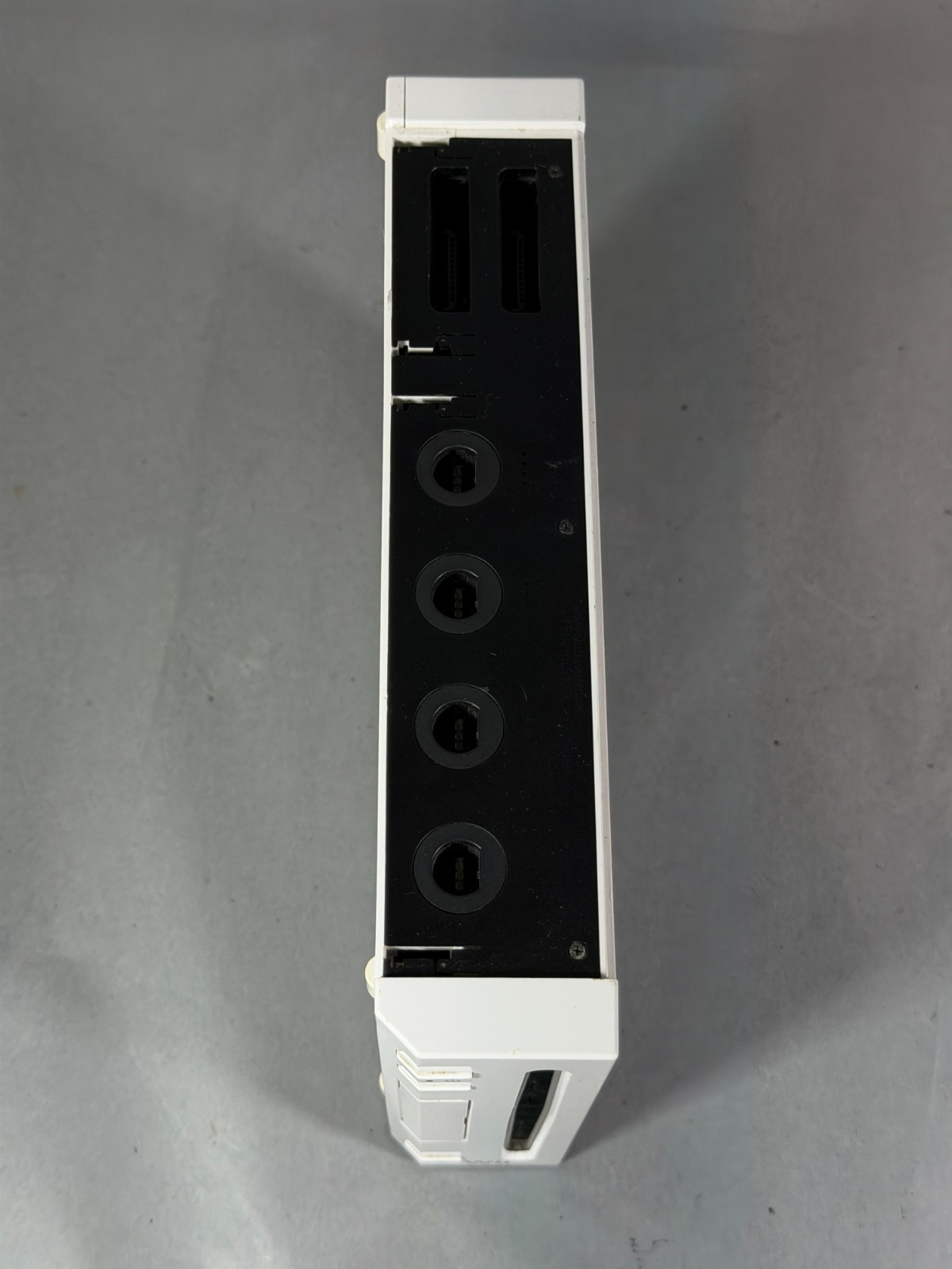 White Nintendo Wii RVL-001 512MB Console Bundle w/ 1 Controller – Tested & Reset