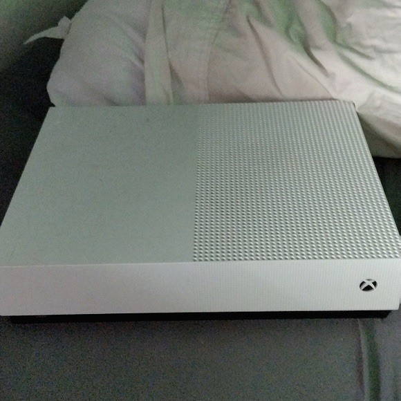 Microsoft Xbox One S 512GB White Console (RRS00095)
