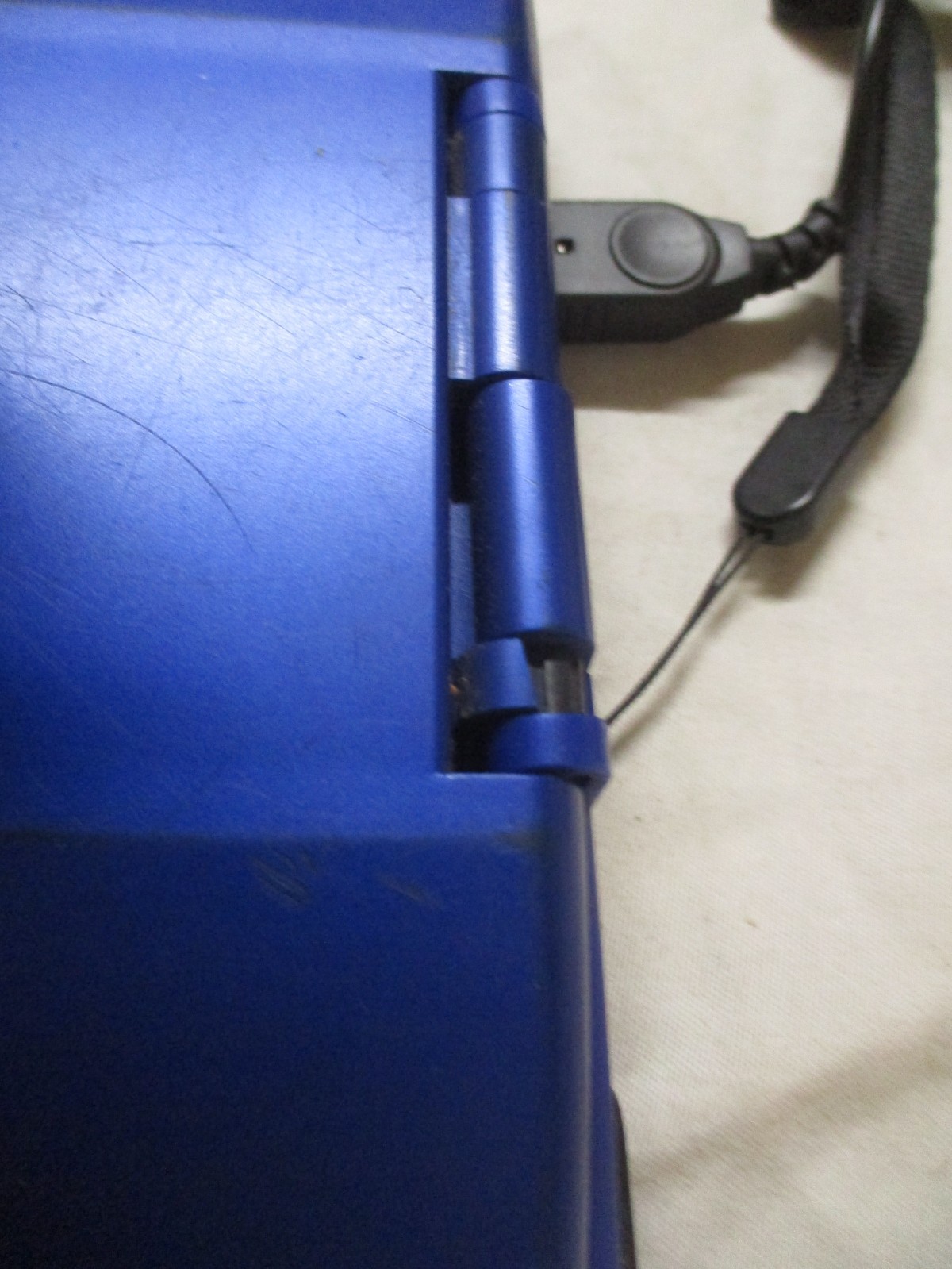 NINTENDO DS BLUE WITH GAMEBOY ADVANCE AND DS ABILITY 1 ARM BROKE