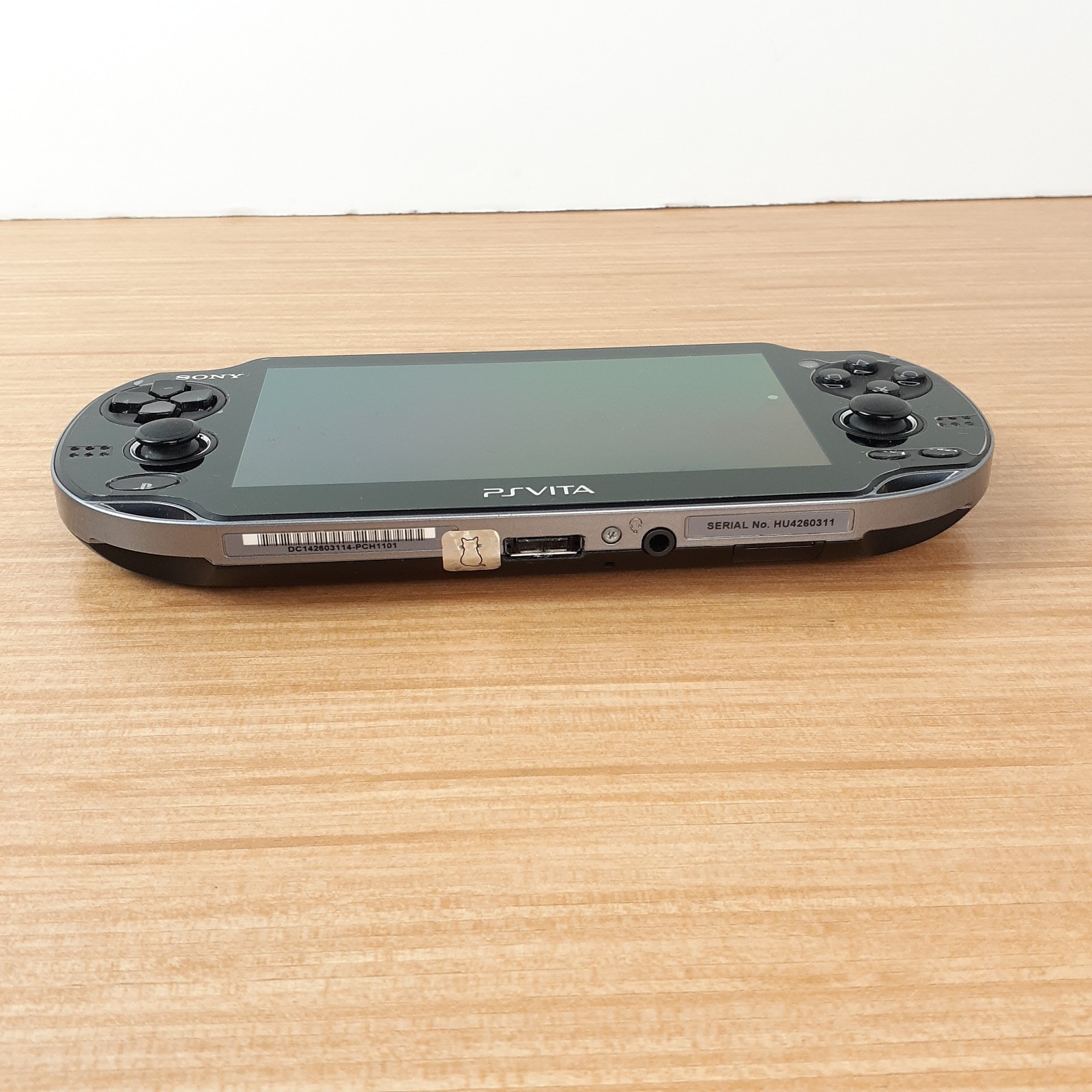 Sony PSVITA Console PCH-1101 Bundle 3 Games Box Memory Card OEM Cradle Charger