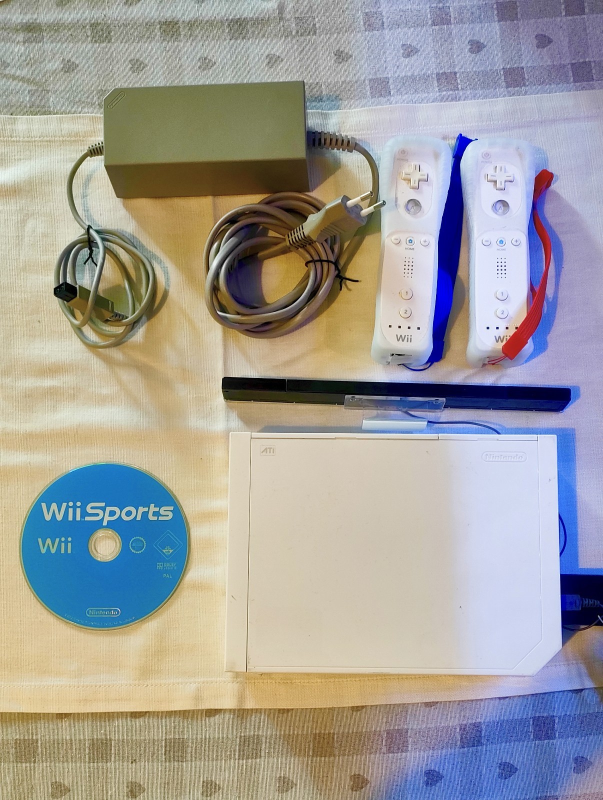 Nintendo Wii + Wii Sports + HDMI + 2 Controller