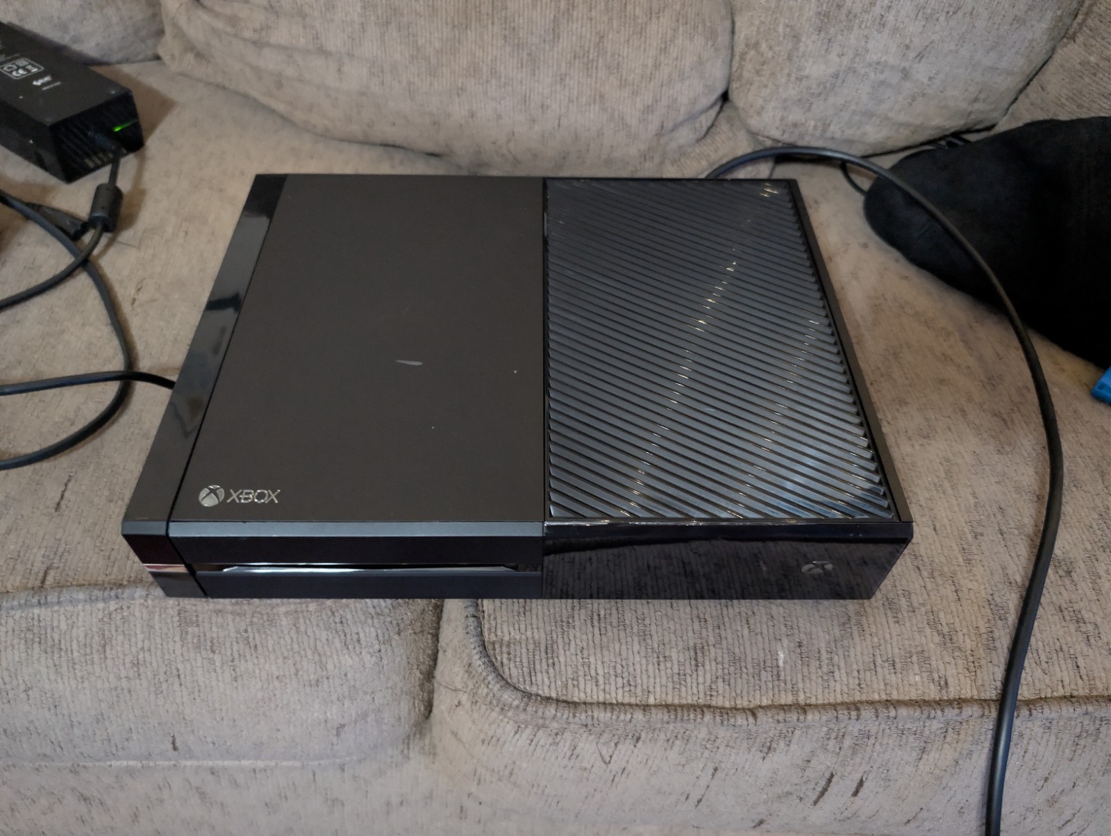 Microsoft Xbox One 1TB Console – Black With Controller, Cooling Fan & Cords.
