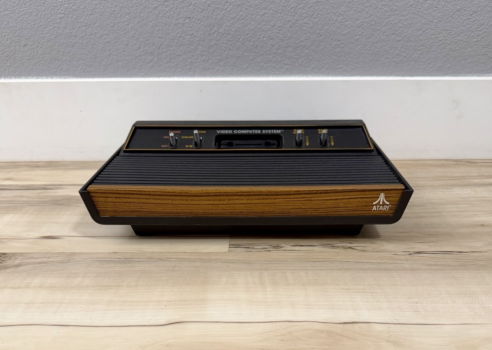 Atari 2600 4-Switch Woodgrain Console W/ 7-Games + Joystick – Tested
