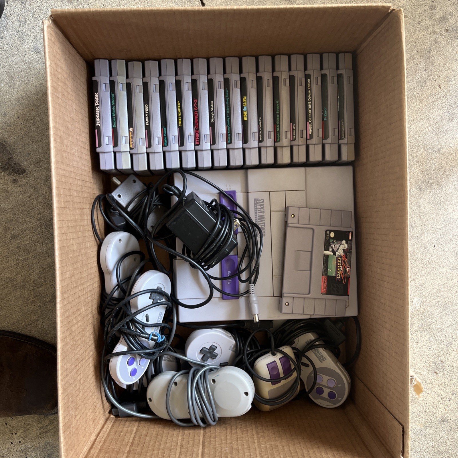 Nintendo SNES Console Bundle with 6 Controllers SNS-001 17 Games Tested Works