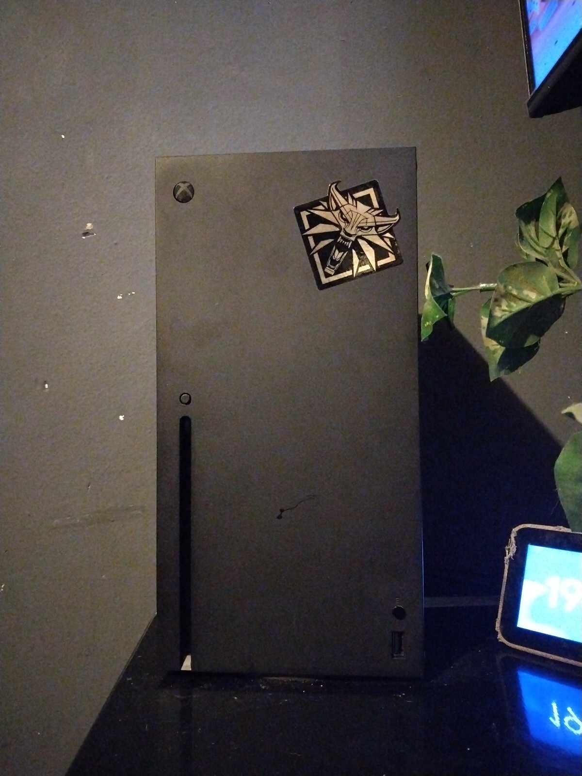 Microsoft Xbox Series X slightly used + Bluetooth Headphones