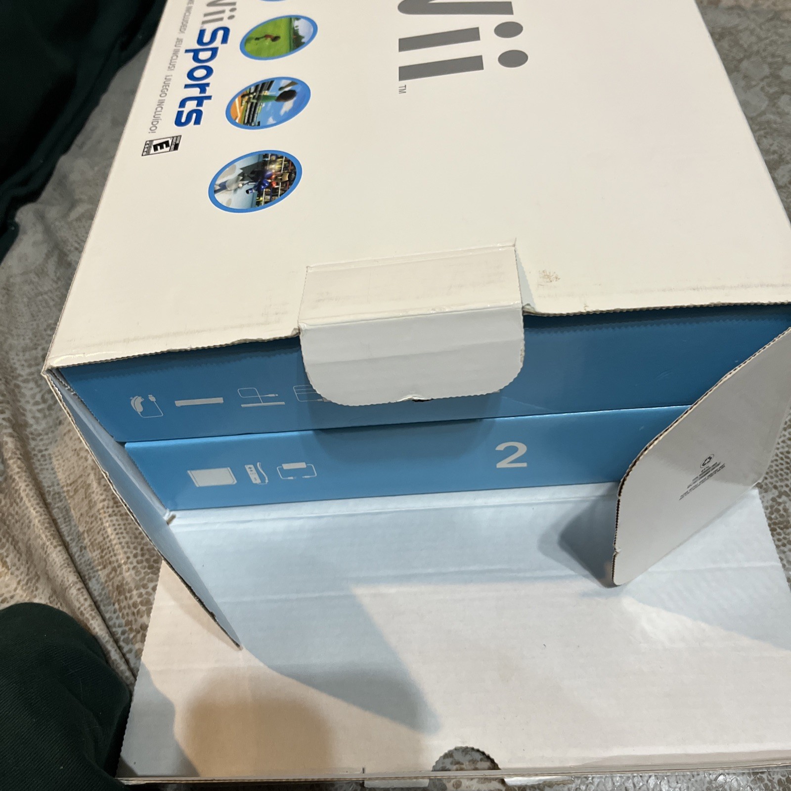 Nintendo Wii Sports Console Bundle White RVL-001 w/ Original Box Trays and Game