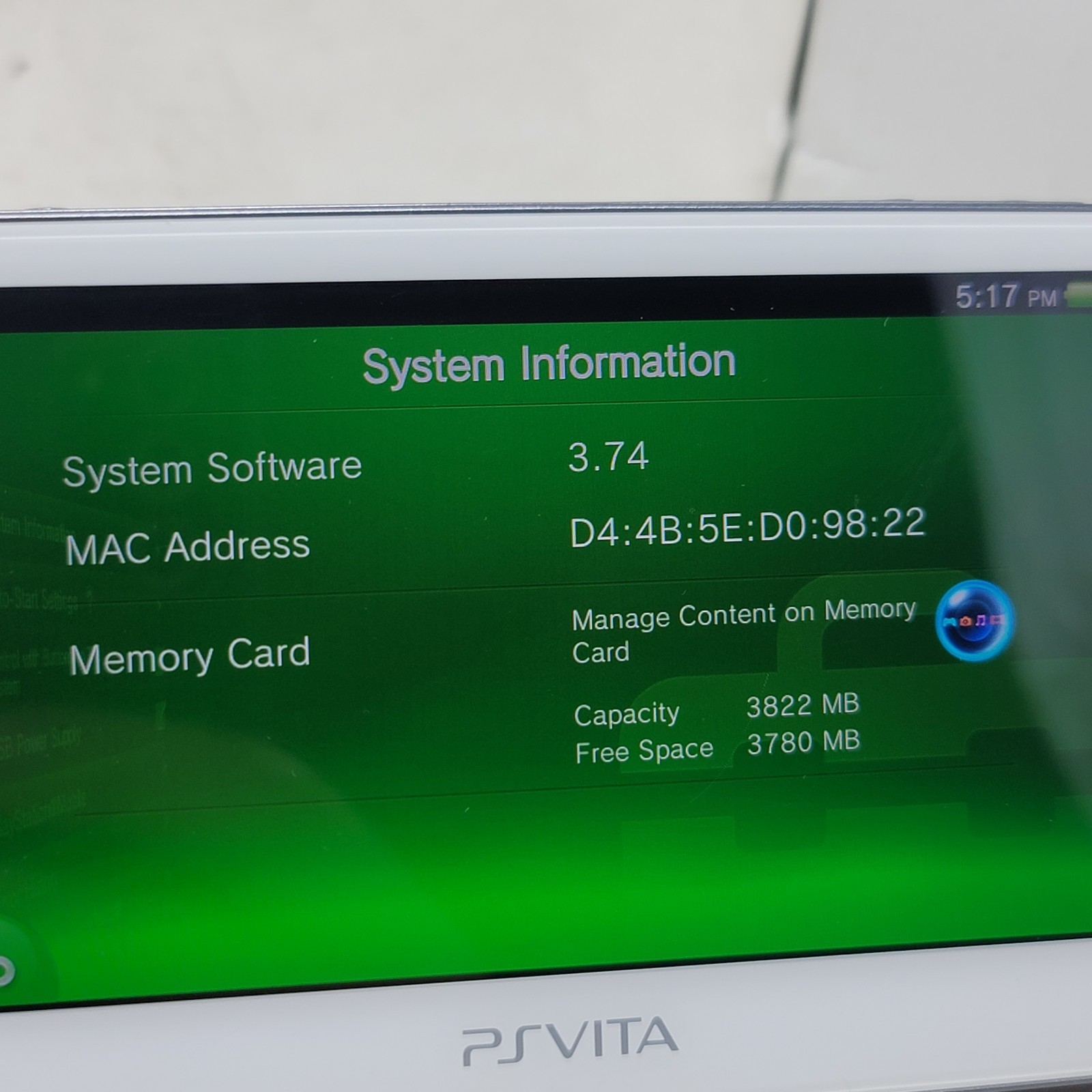 Sony PlayStation PS Vita PCH-1000/1001 White WIFI w Charger 4GB Region Free