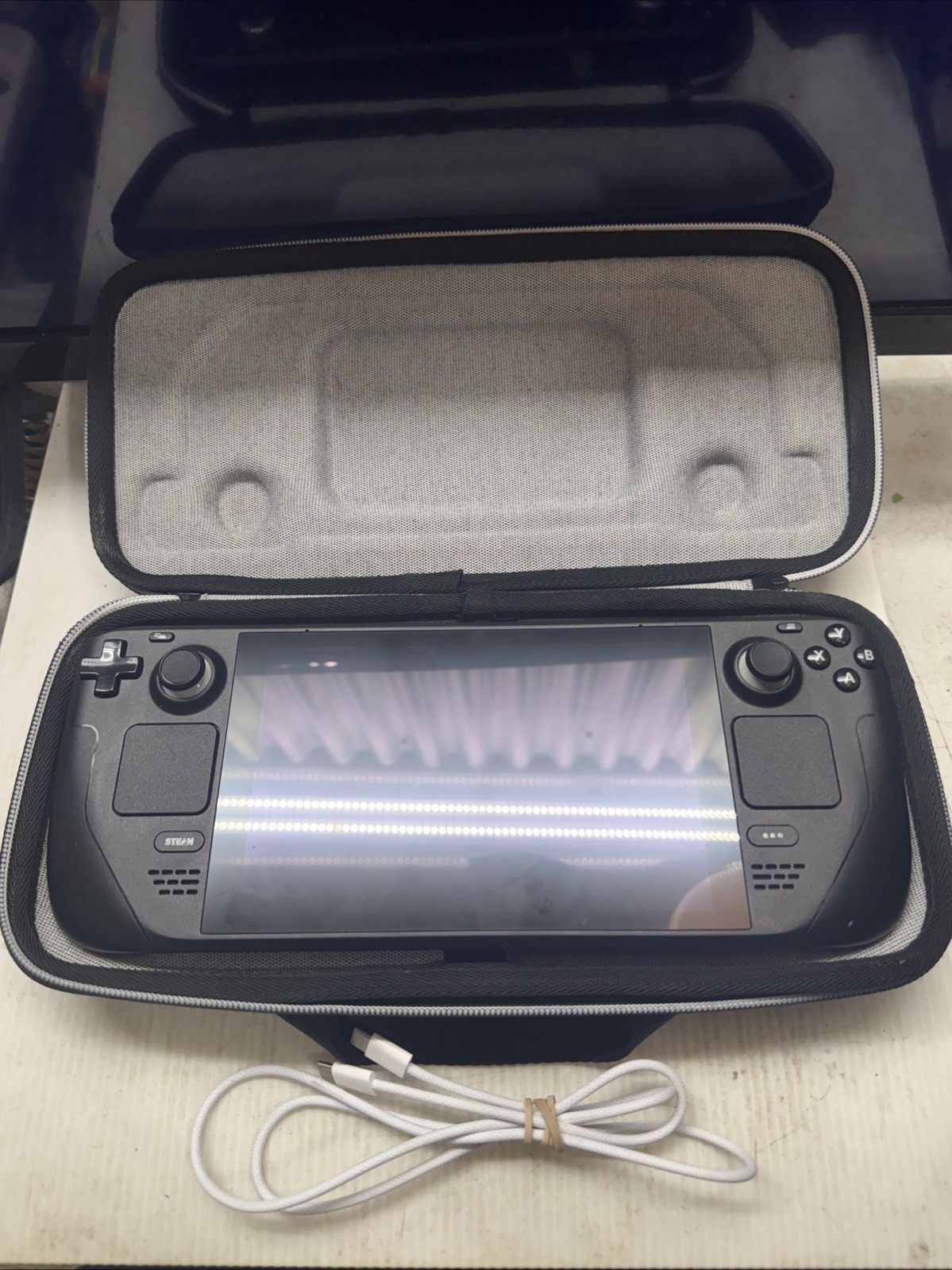 Valve Steam Deck LCD 7″ 512GB Black 1010 with Anti-Glare Screen – Good Condition