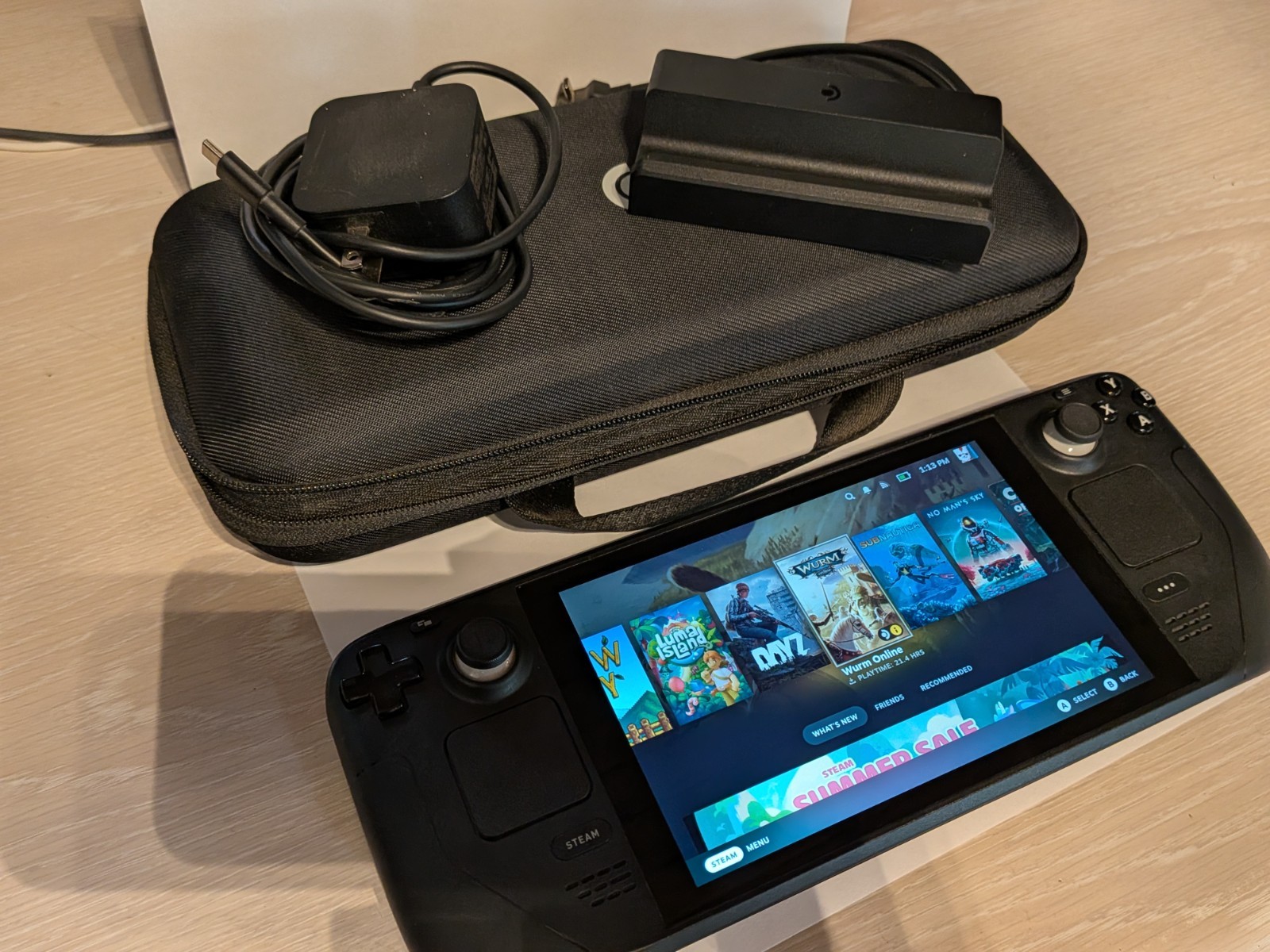 Steam deck 64gb LCD. With OEM Charger, Case And Steam Dock! Great condition!
