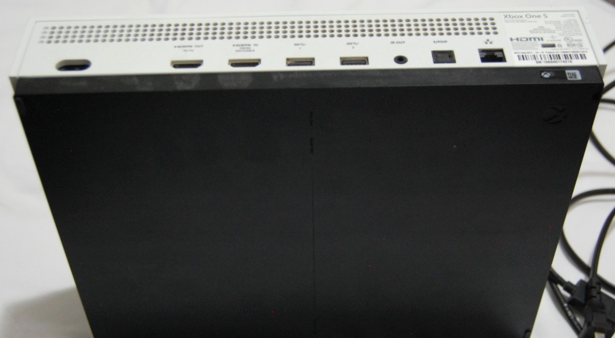 Microsoft Xbox One S 1681 Game Console White 500GB HDMI/USB-A Broken Disc Drive