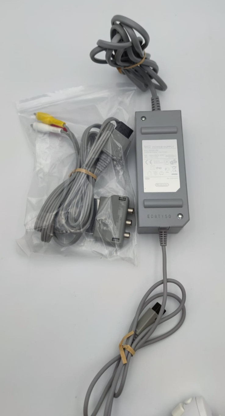 Nintendo Wii Gamecube + Wii Sports + Wii Party + MOTION Controller – Bundle