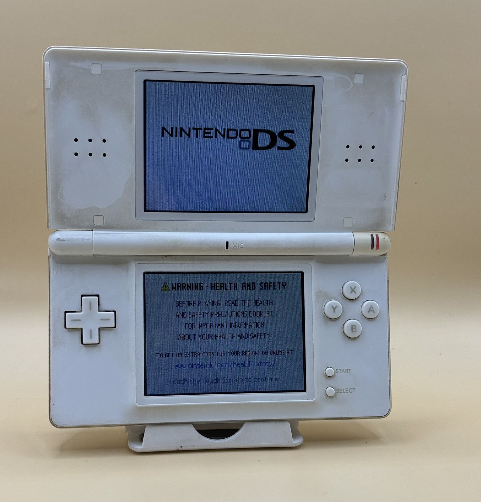 Nintendo DS Lite – White (D69) READ DESCRIPTION