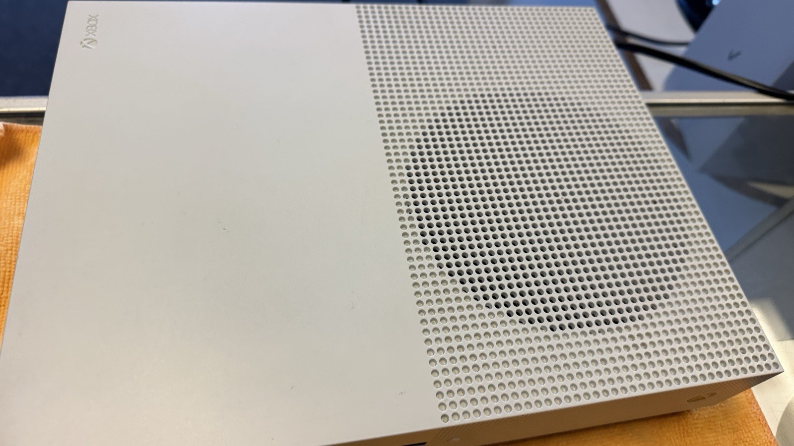 Xbox One S 365GB -wired & wireless controllers/batteries/charger/cords/4 Games