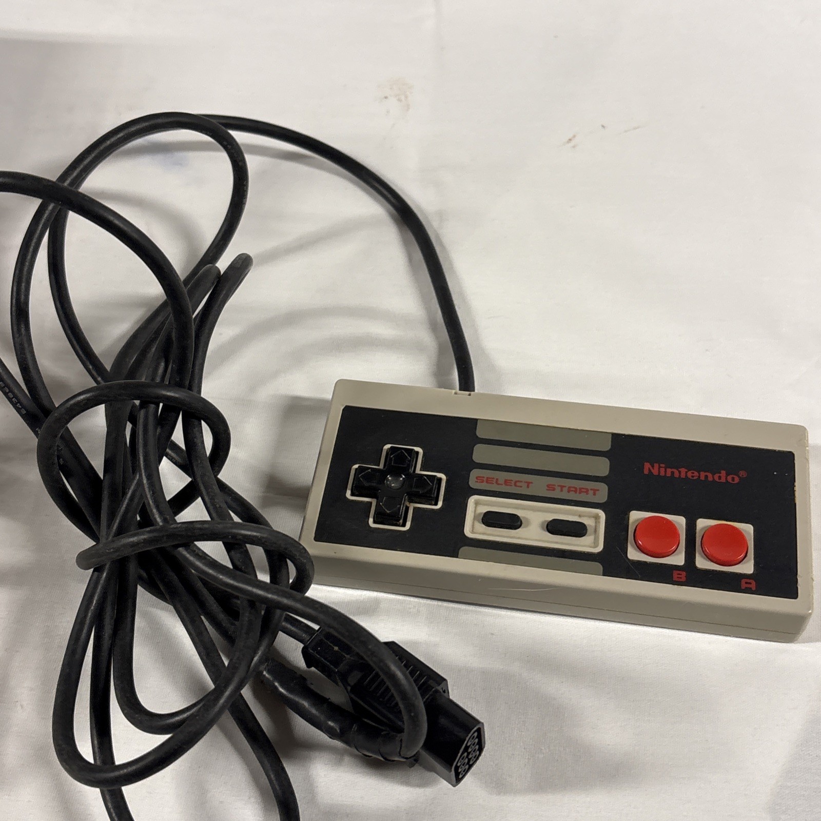 Vintage 1985 – NES Classic Model # NES – 001 Complete GameSystem Tested