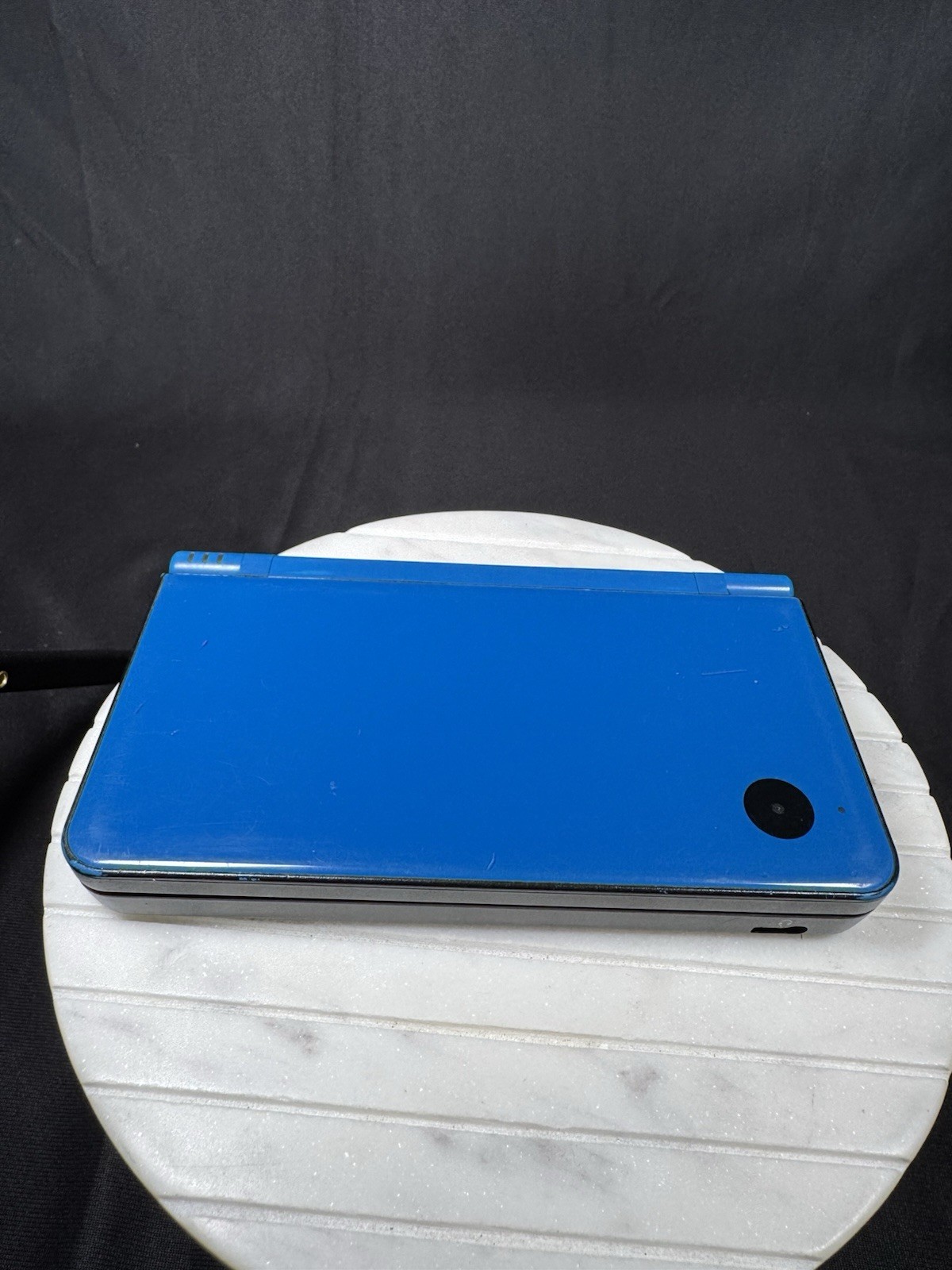 Nintendo DSi XL Handheld Console Midnight Blue Dual Screen with Charger