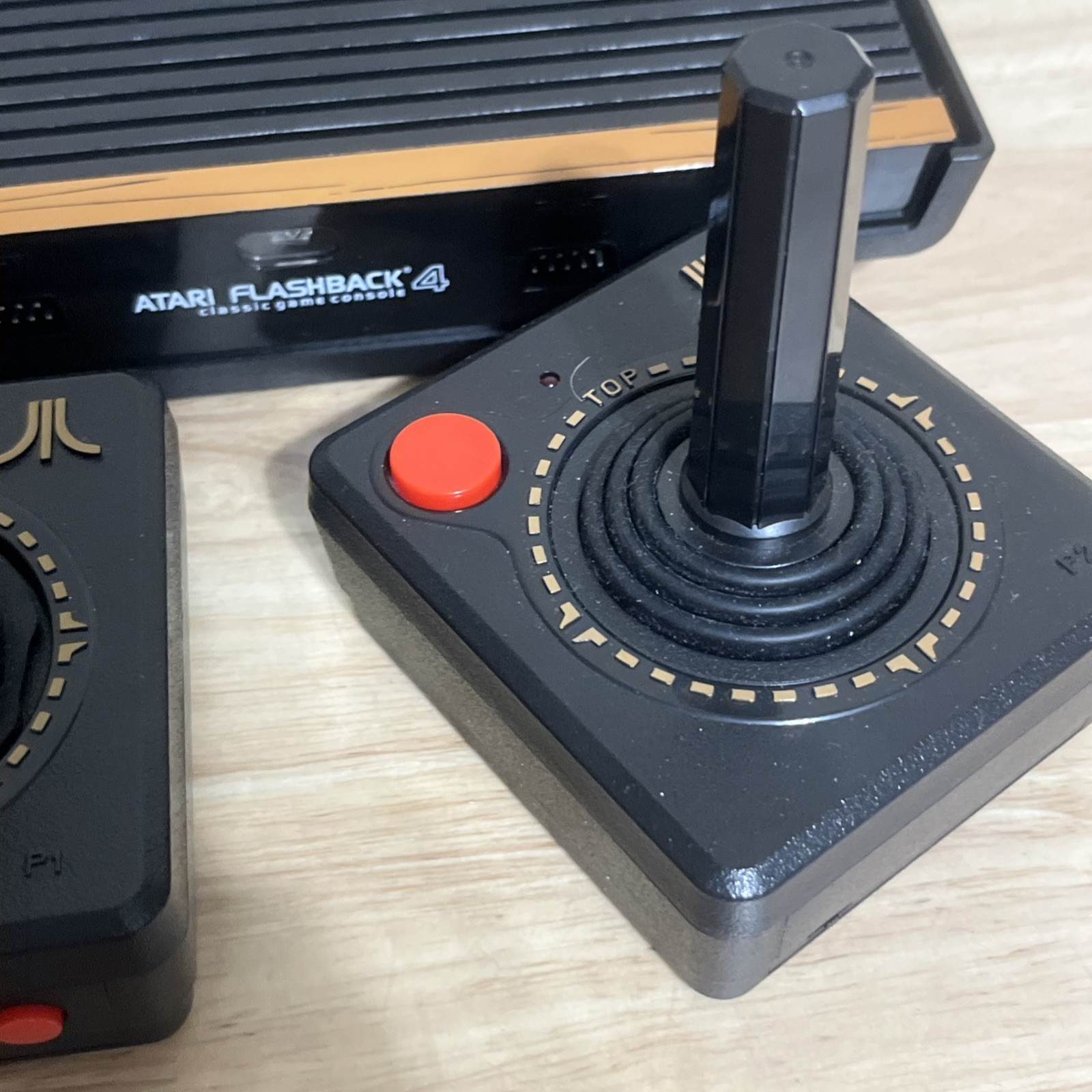 Atari Flashback 4 75 built-in games, 2 Wireless Controllers, Tested Works Great