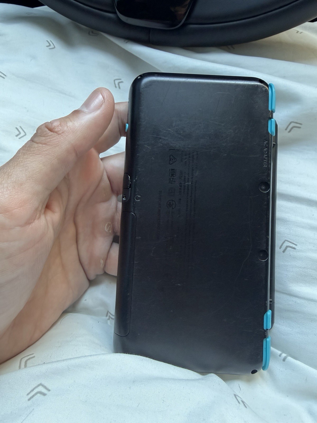 Nintendo New 2DS XL Turquoise Black Console For Parts & Repair DOESNT WORK! READ