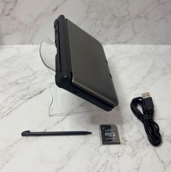 Nintendo 3DS XL Black×Silver [Working condition, with accessories included]