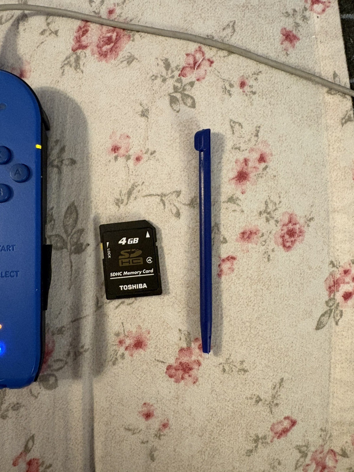 Nintendo 2DS Handheld Game Console FTR-001 Electric Blue TESTED WORKING