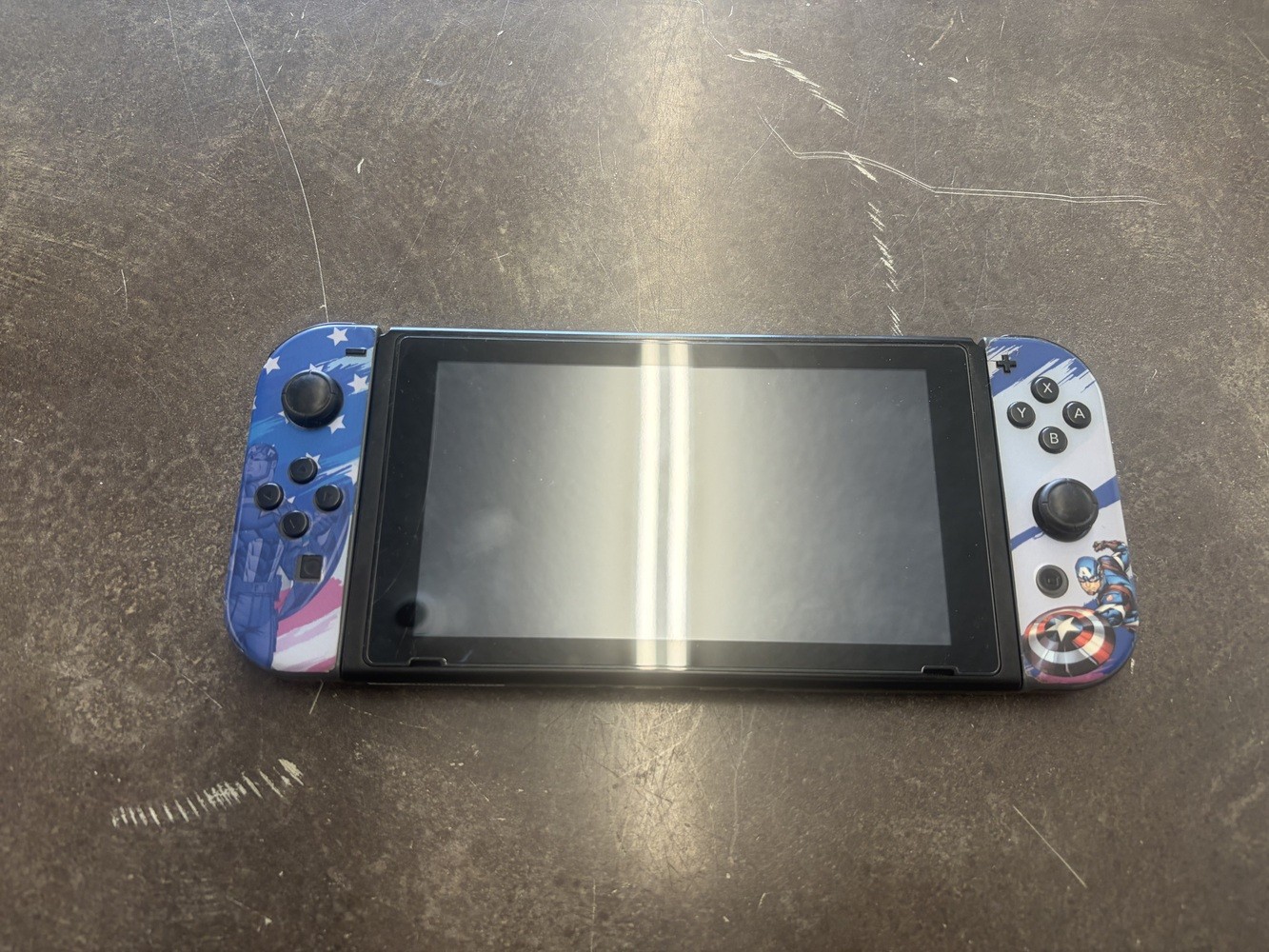NINTENDO HAC-001(-01)  SWITCH W GRAY JOY CONS CAPTIN AMERICA THEME STICKER