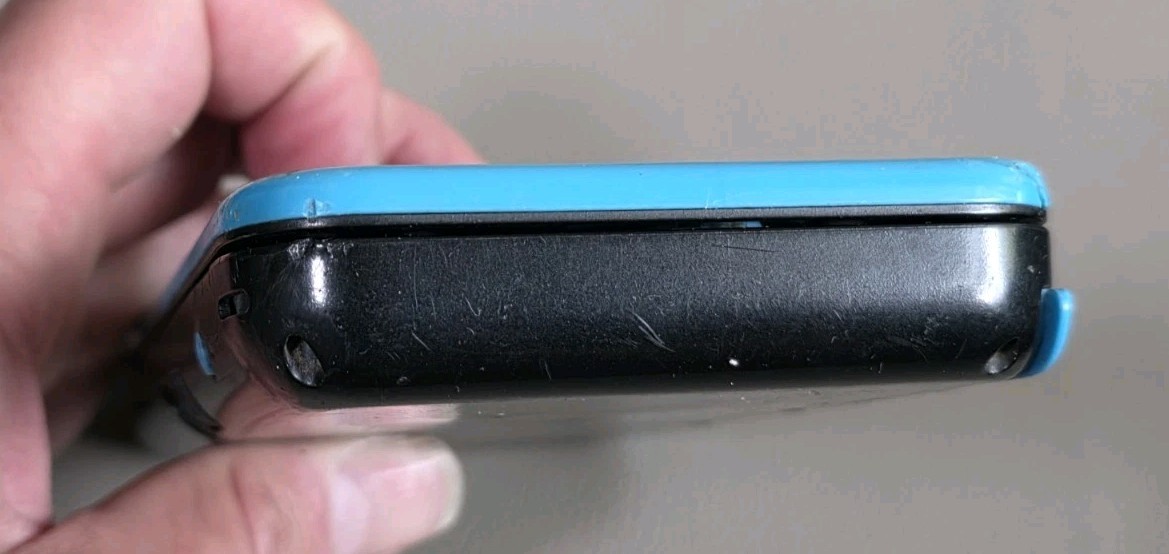 Nintendo New 2DS XL Console Blue/Black – NOT WORKING – Parts or Repair